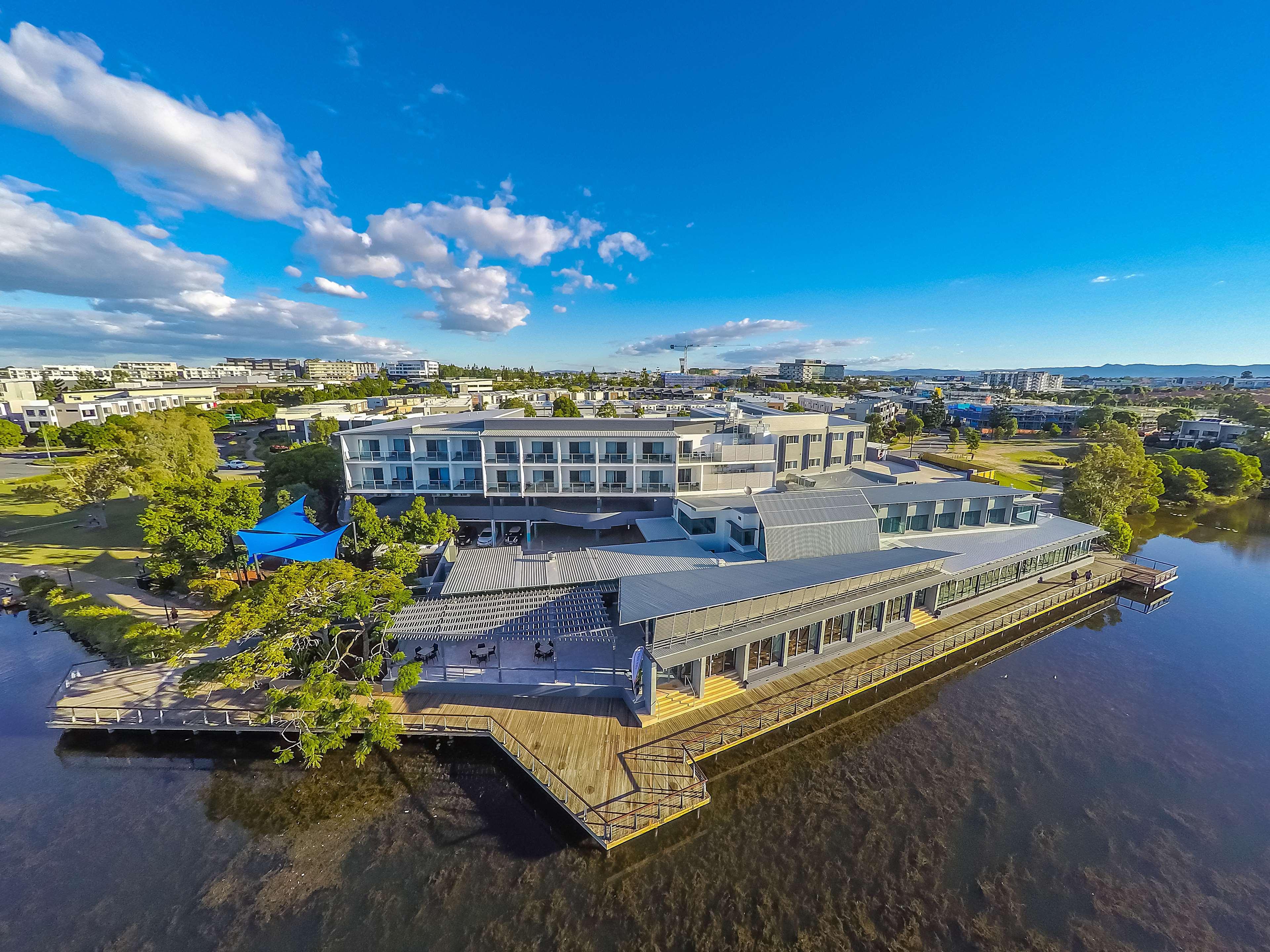 Best Western Plus North Lakes Hotel Exterior foto