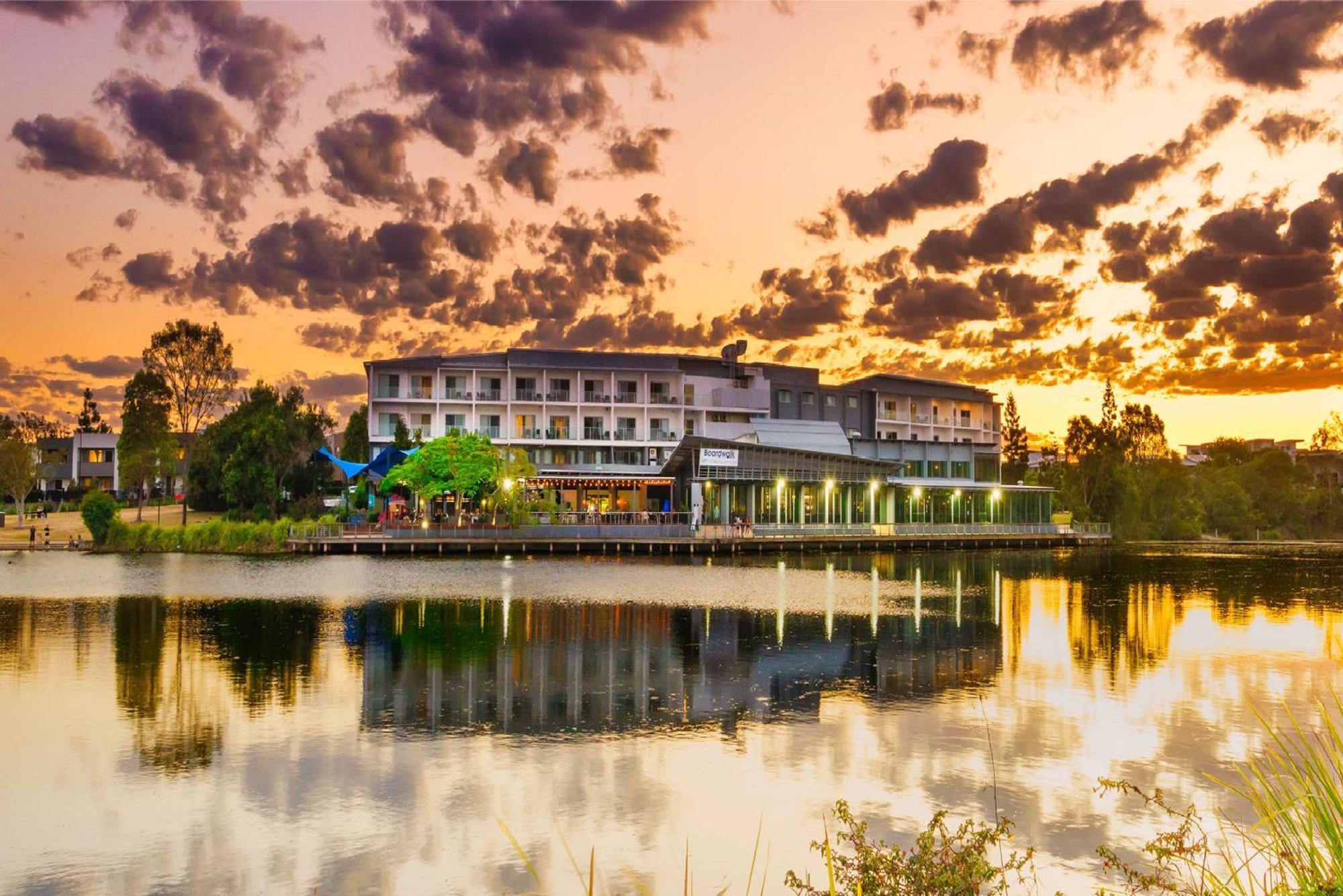 Best Western Plus North Lakes Hotel Exterior foto