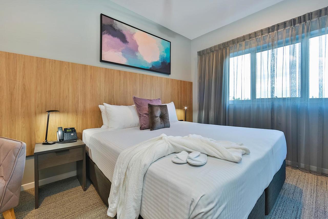 Best Western Plus North Lakes Hotel Exterior foto